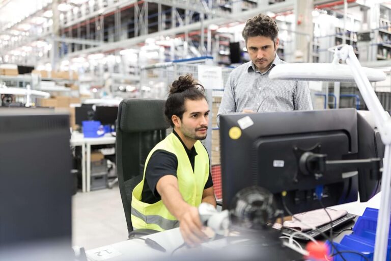 warehouse-employees-using-computer